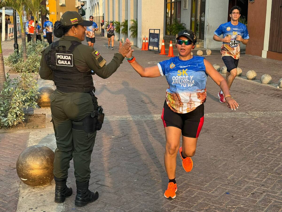 GAULA Cartagena realizó jornada de prevención dirigida a asistentes a la carrera 5K
