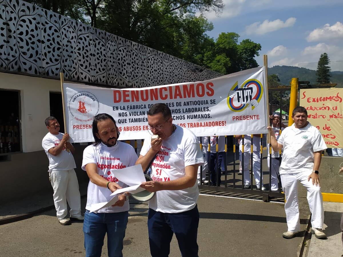 Empleados de la FLA piden un aumento salarial del 4%