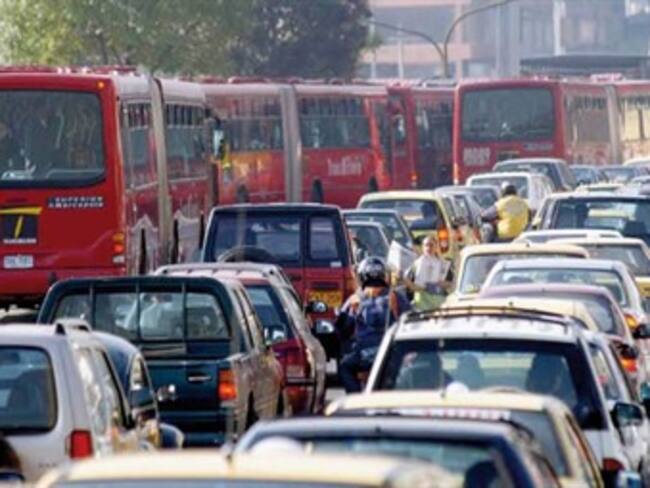 Petro buscaría unificar en una sola empresa el transporte de Bogotá