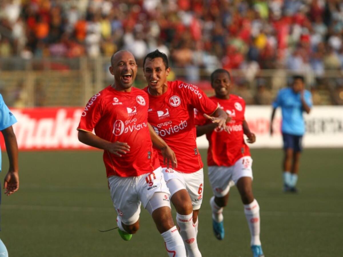 El fútbol peruano ha tenido un cambio de generación importante: Ciciliano