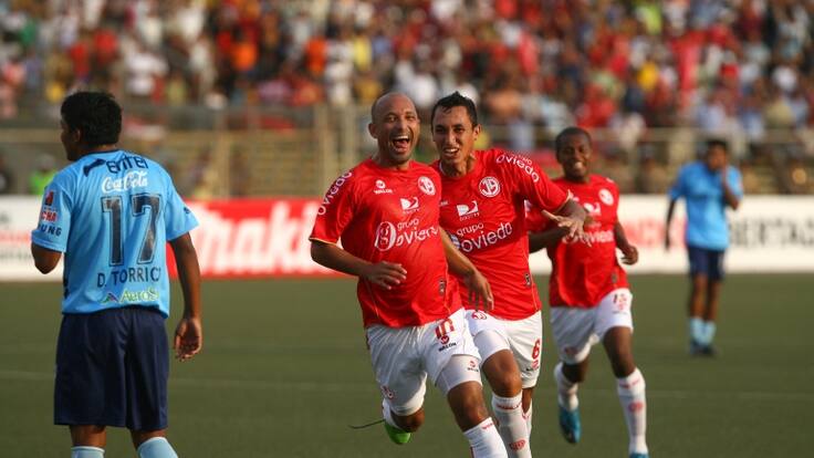 El fútbol peruano ha tenido un cambio de generación importante: Ciciliano
