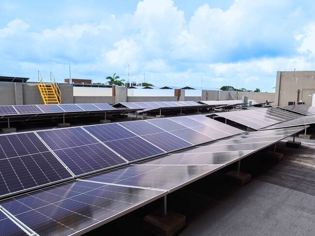 Promigas, Surtigas y Plaza 90 inauguran nueva planta solar en Turbaco