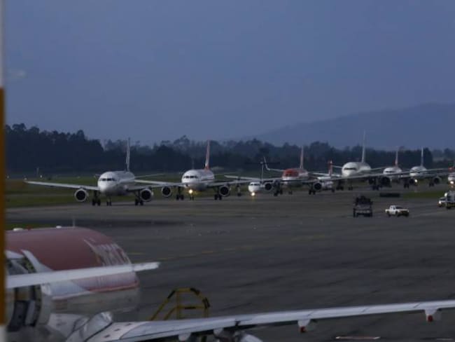 Problemas meteorológicos afectan los aeropuertos incluidos El Dorado de Bogotá