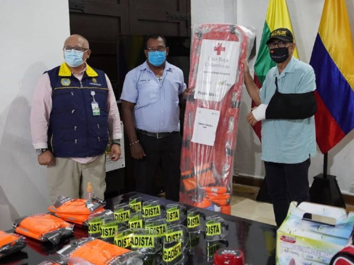 Entregan dotación a ocho comités barriales de emergencias en Cartagena