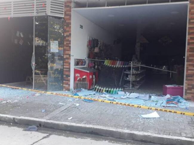 Daños materiales en sector comercio de Saravena por explosión de granada