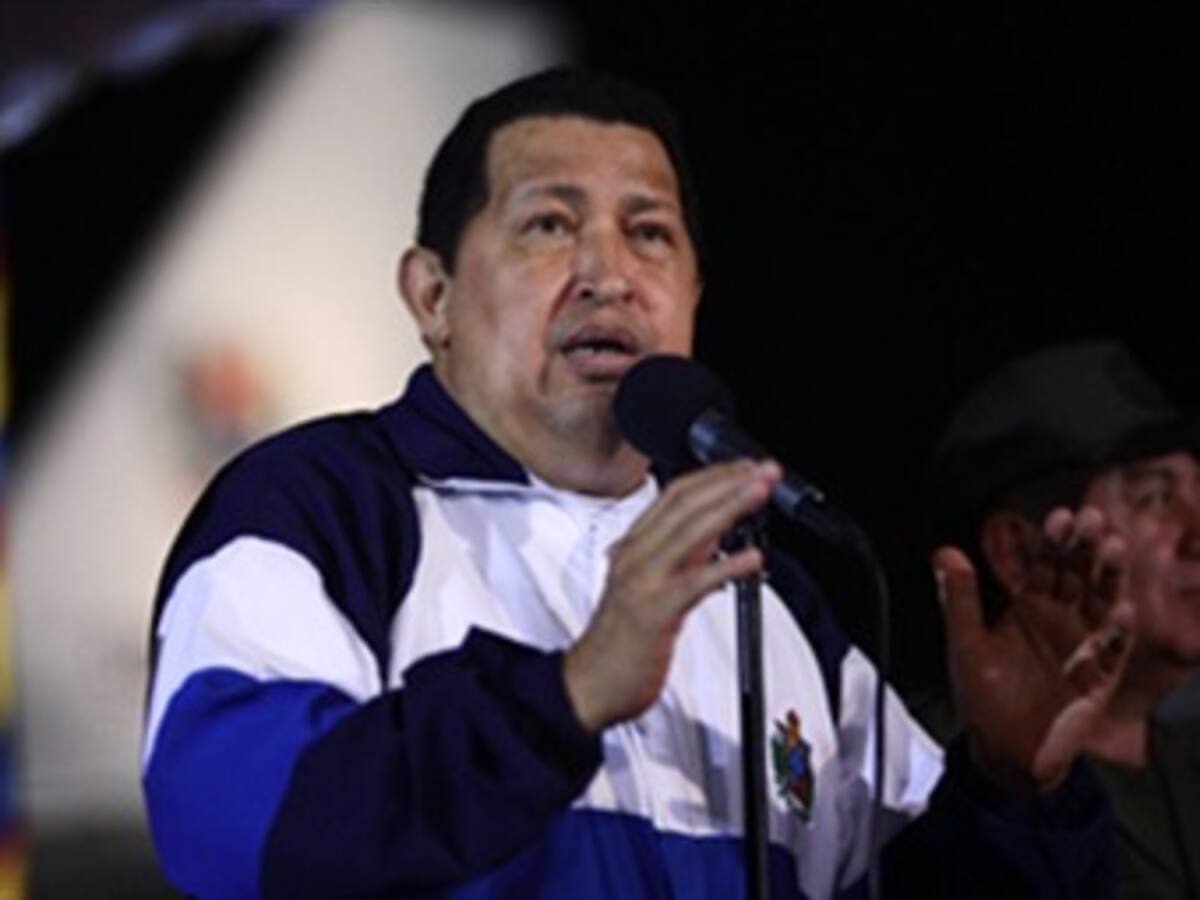 Chávez regresa a Venezuela pisando fuerte y advirtiendo a la oposición