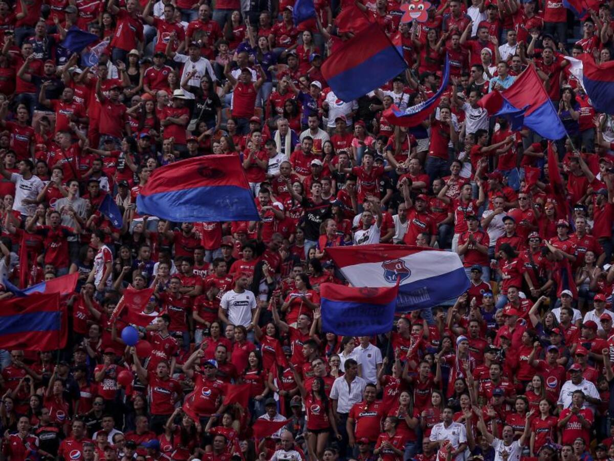 Hinchas del DIM regresan a Colombia tras quedar atrapados en Argentina