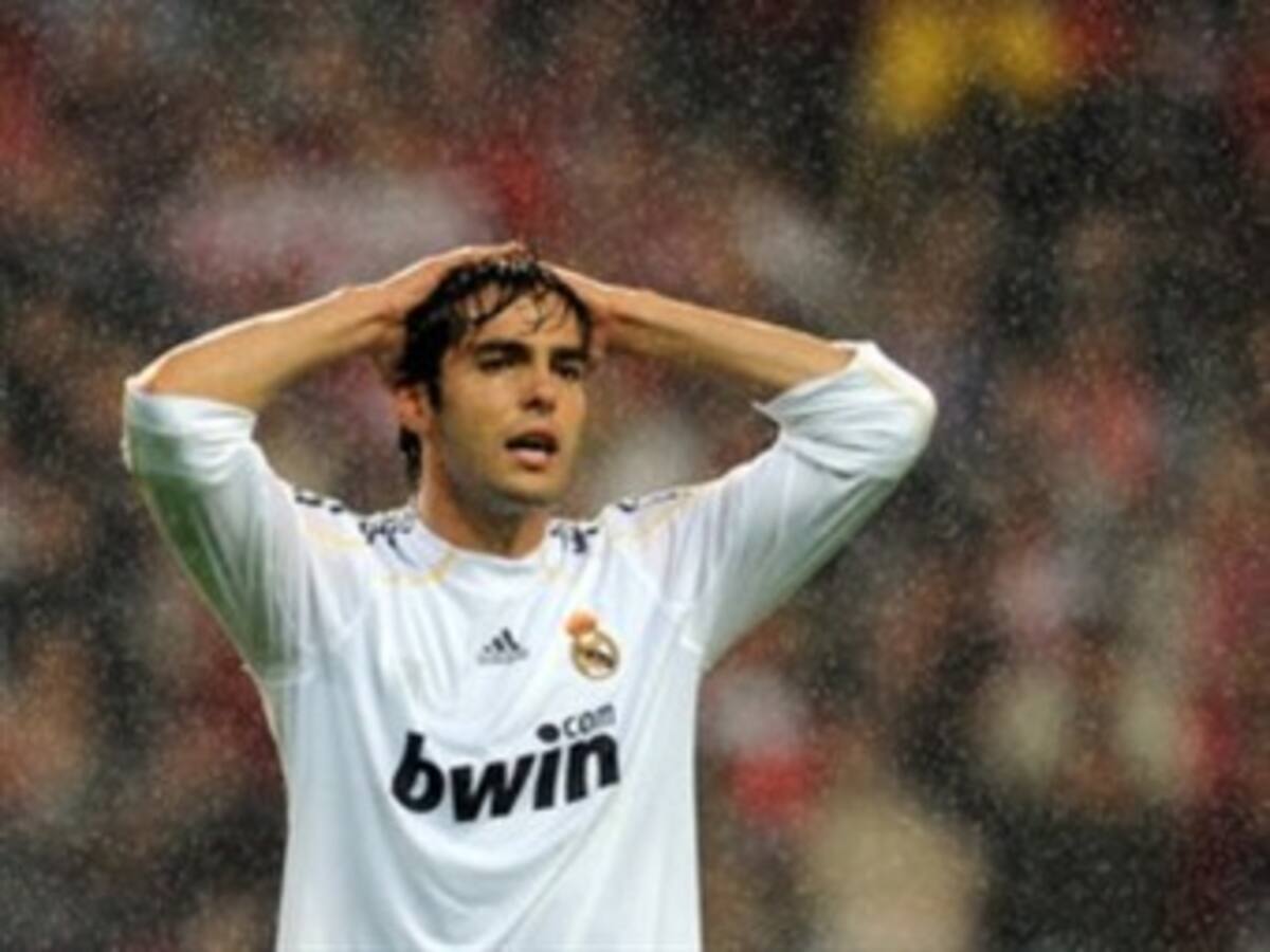 Kaká sufrió contusión en la pierna derecha y es duda ante el Lyon