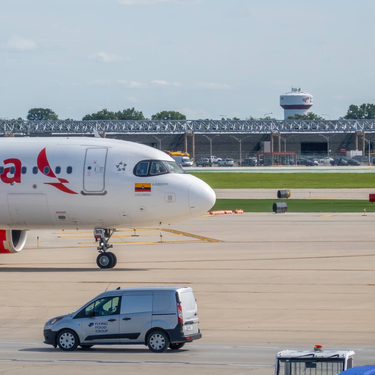 Avianca pide garantizar atención migratoria tras anuncio de protestas de Migración Colombia