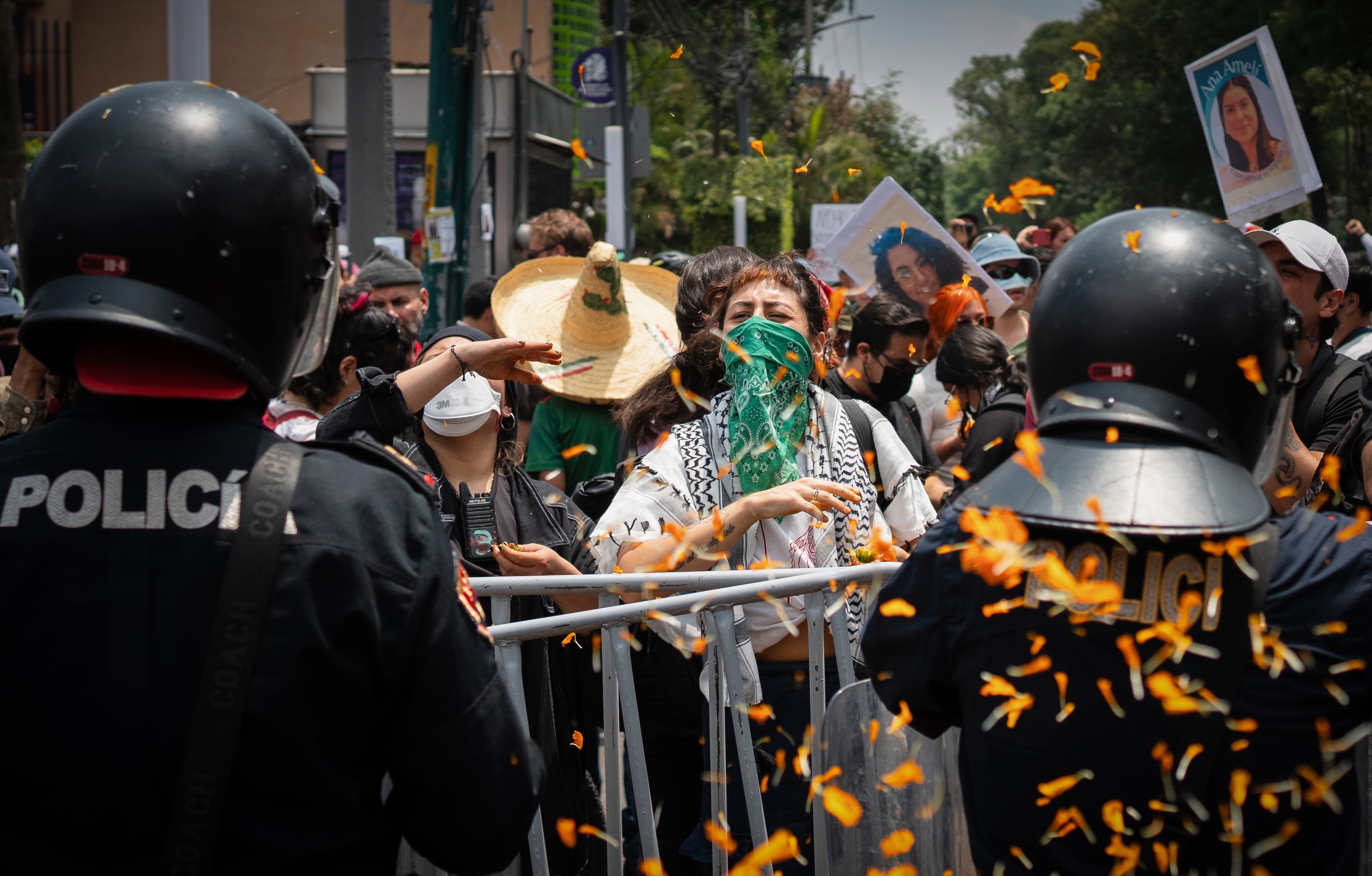 Mientras en las gradas no hubo presencia de ningún jefe de Estado de los países anfitriones, en las calles se mantuvieron las protestas de distintos colectivos.
(Foto: Felix Marquez/picture alliance via Getty Images)
