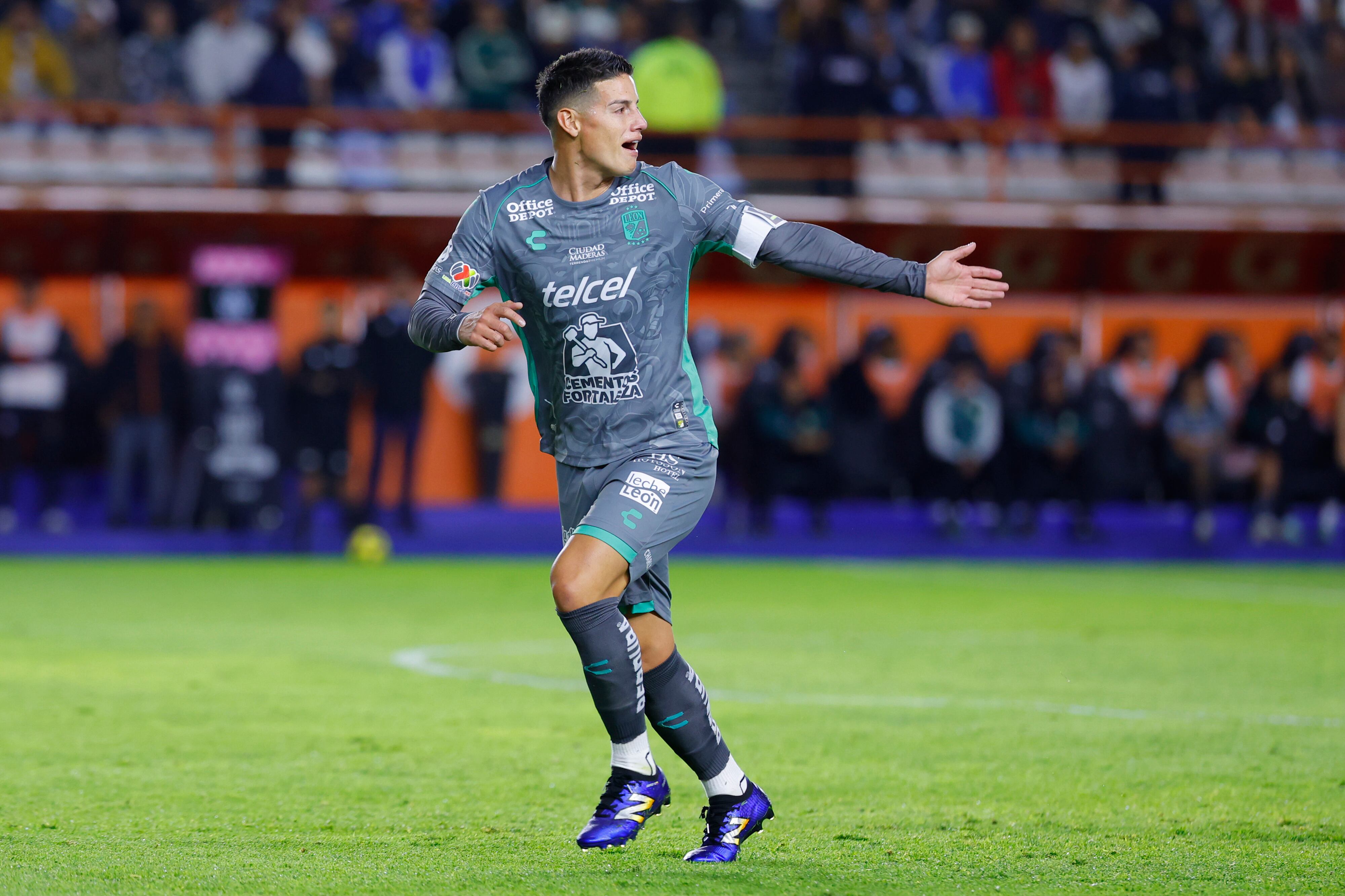 James Rodriguez, con Leon. (Photo by Oscar Fuentes/Jam Media/Getty Images)