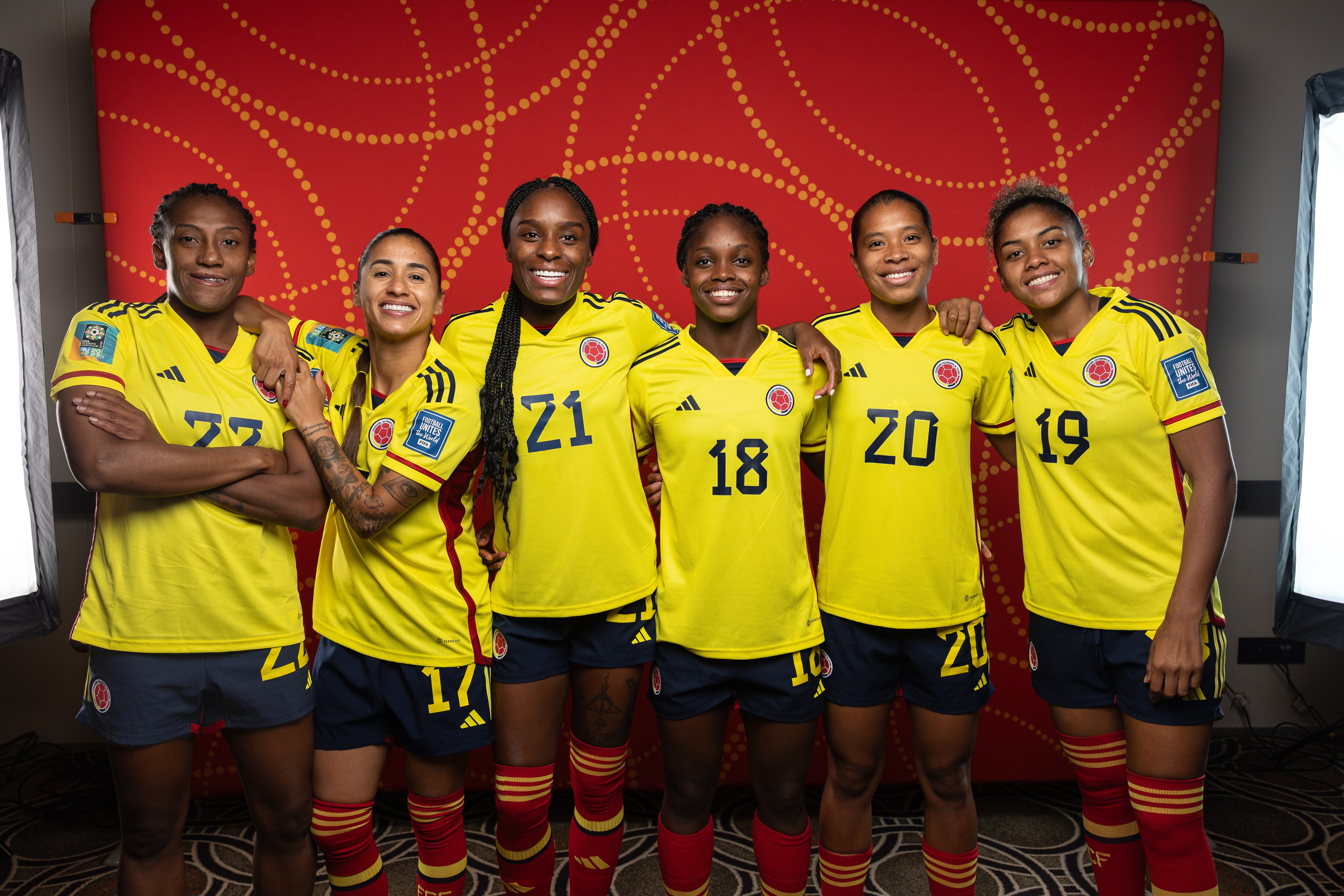 SYDNEY, AUSTRALIA - JULY 17: (L-R) Daniela Caracas, Carolina Arias, Ivonne Chacon, Linda Caicedo, Monica Ramos and Jorelyn Carabali of Colombia poses during the official FIFA Women's World Cup Australia & New Zealand 2023 portrait session  on July 17, 2023 in Sydney, Australia. (Photo by Cameron Spencer - FIFA/FIFA via Getty Images)