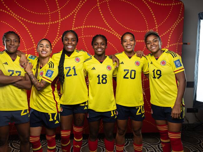 SYDNEY, AUSTRALIA - JULY 17: (L-R) Daniela Caracas, Carolina Arias, Ivonne Chacon, Linda Caicedo, Monica Ramos and Jorelyn Carabali of Colombia poses during the official FIFA Women's World Cup Australia & New Zealand 2023 portrait session on July 17, 2023 in Sydney, Australia. (Photo by Cameron Spencer - FIFA/FIFA via Getty Images)