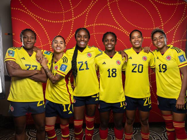 SYDNEY, AUSTRALIA - JULY 17: (L-R) Daniela Caracas, Carolina Arias, Ivonne Chacon, Linda Caicedo, Monica Ramos and Jorelyn Carabali of Colombia poses during the official FIFA Women's World Cup Australia & New Zealand 2023 portrait session on July 17, 2023 in Sydney, Australia. (Photo by Cameron Spencer - FIFA/FIFA via Getty Images)