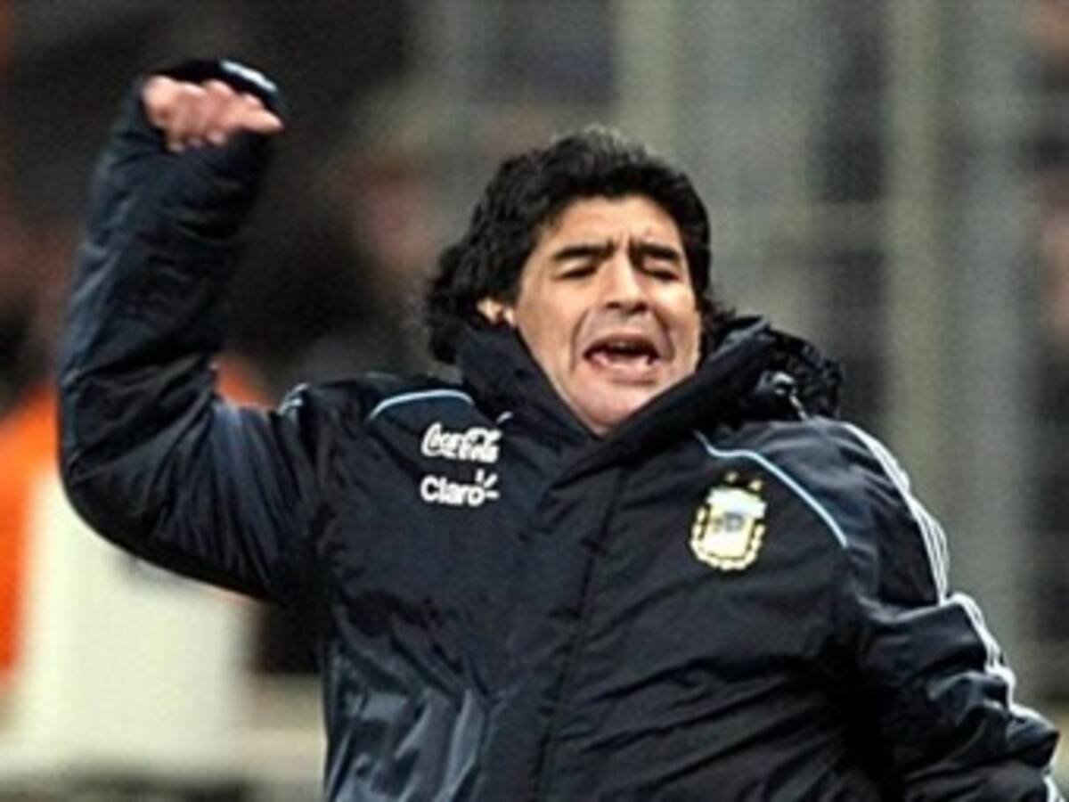Argentina goleó 4-0 a Venezuela en el debut de Diego Maradona como técnico en partidos oficiales