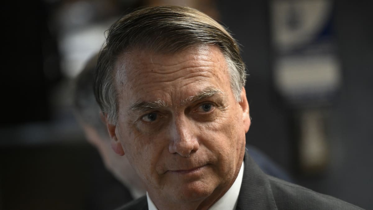 Jair Bolsonaro ingresa a hospital en Brasilia por hipo severo, vómito y presión arterial baja