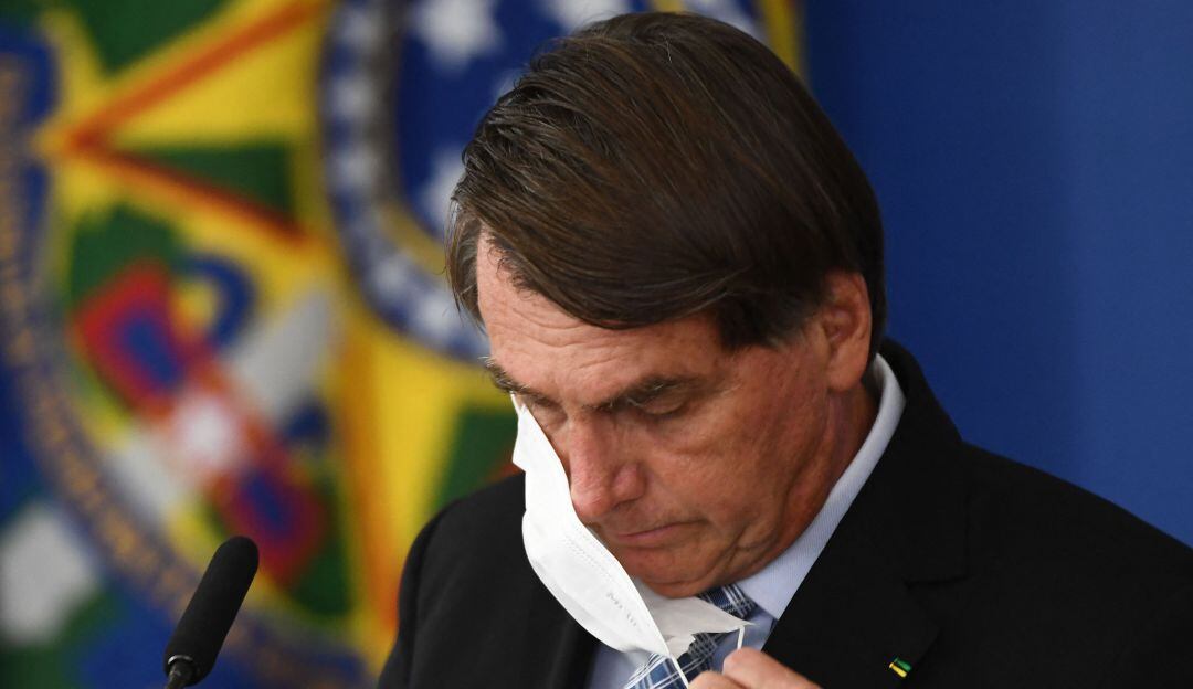El presidente Jair Bolsonaro ha sido ampliamente criticado por sus órdenes de relajar las medidas contra el coronavirus.