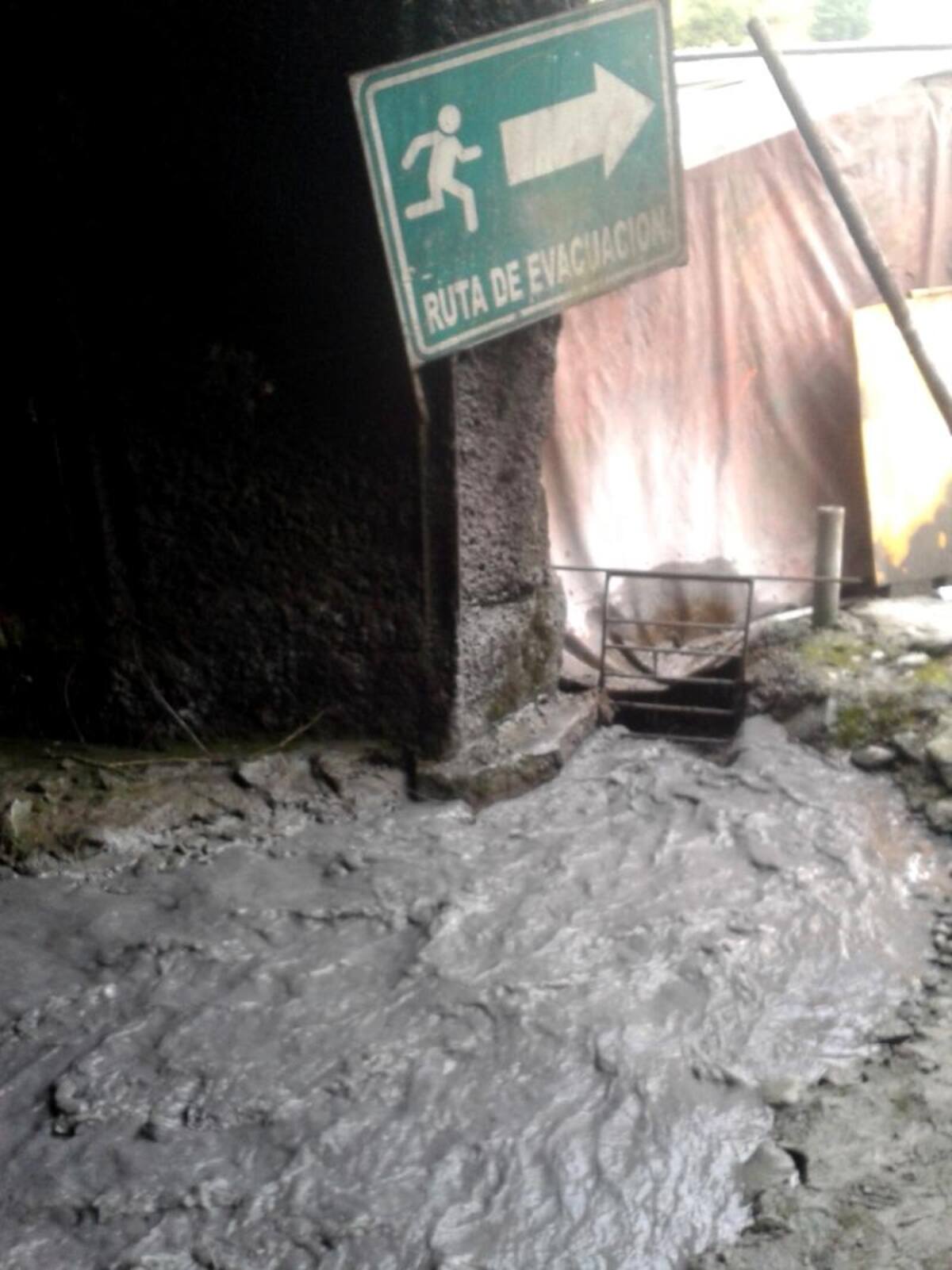 Manejo no adecuado de las aguas residuales.