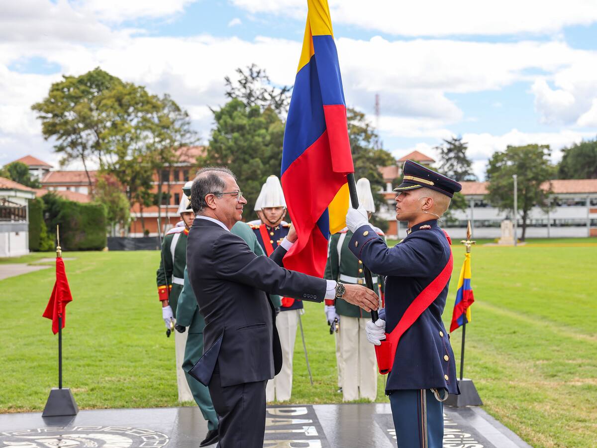 Petro pide ampliar entrenamientos en las FF.MM: “debemos estar listos siempre”