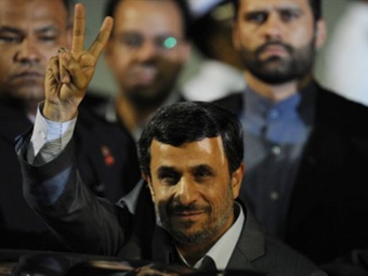 Ahmadinejad asegura que resistirá ante renovadas presiones internacionales