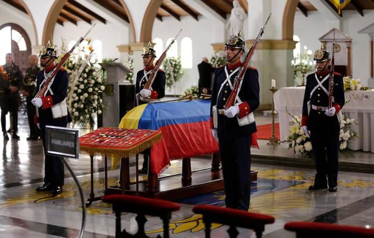 Asistieron sus familiares y los altos mandos militares.