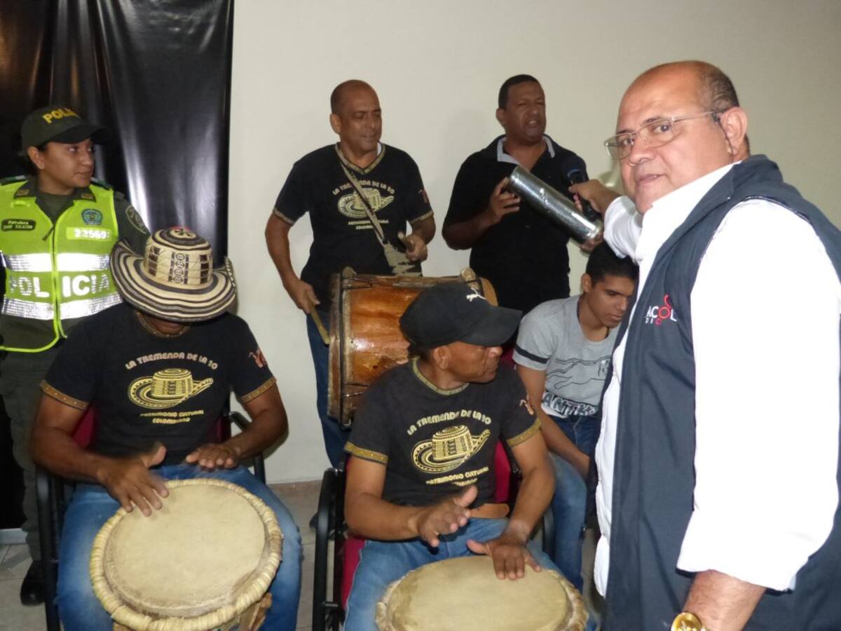 VIctor Polo del equipo de Radio Galeón de Caracol Radio hace parte de la transmisión del día de hoy. 