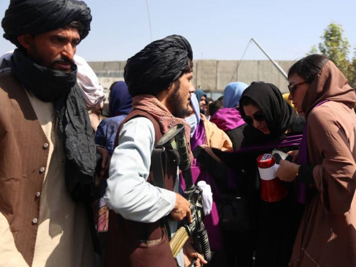 Comunidad Internacional critica prohibir educación superior a mujeres afganas