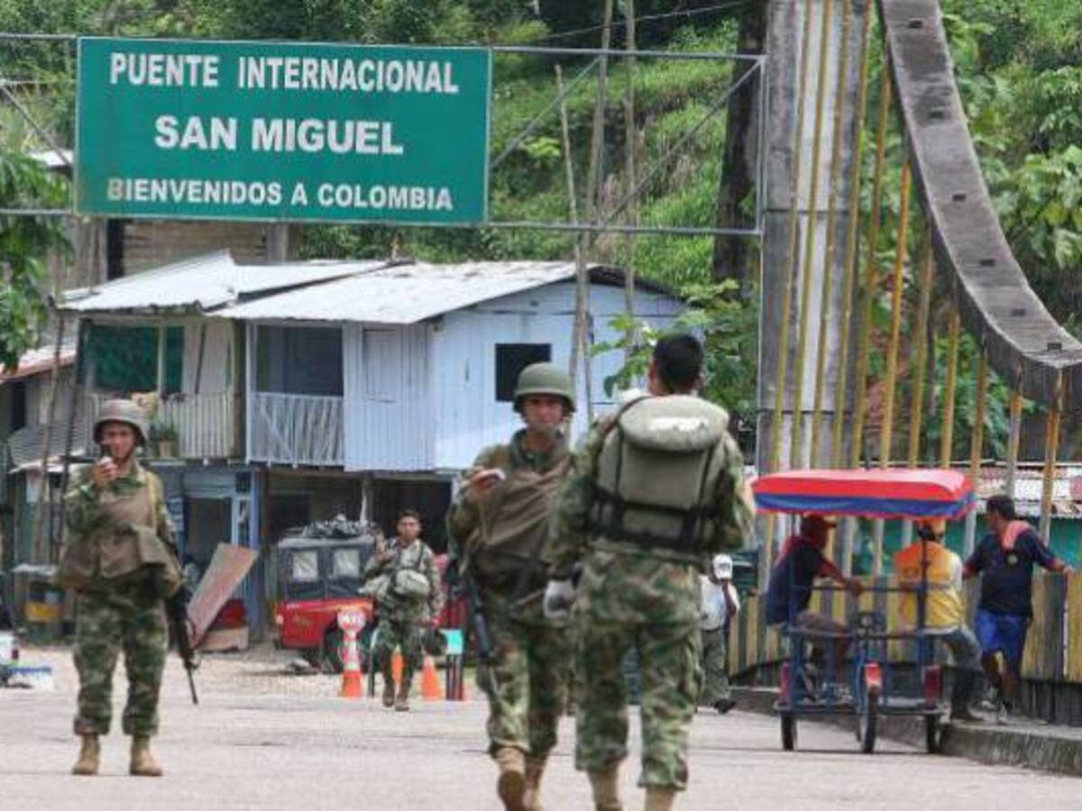 Ejército ecuatoriano ubica campamento de presuntos disidentes de las Farc