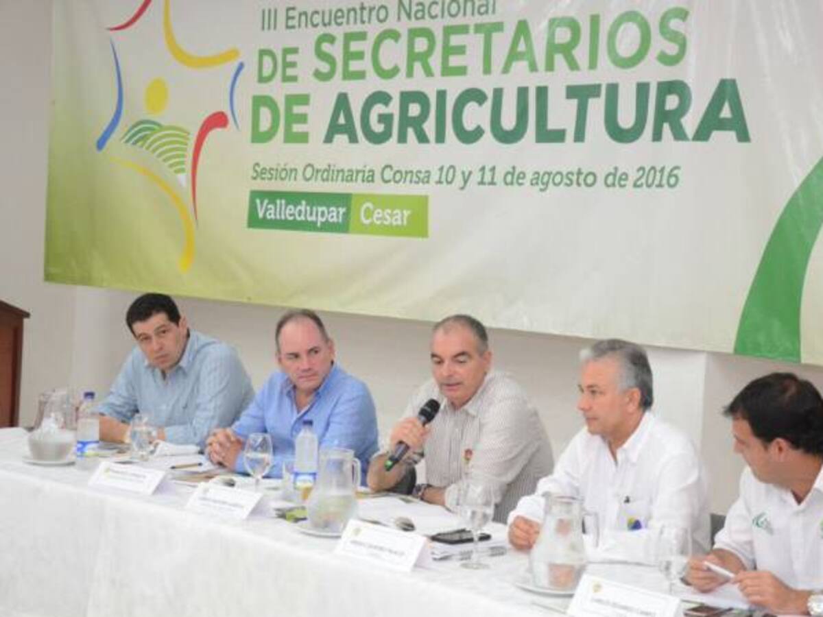 No debe haber conflicto entre zonas de concentración y resguardos indígenas: MinAgricultura