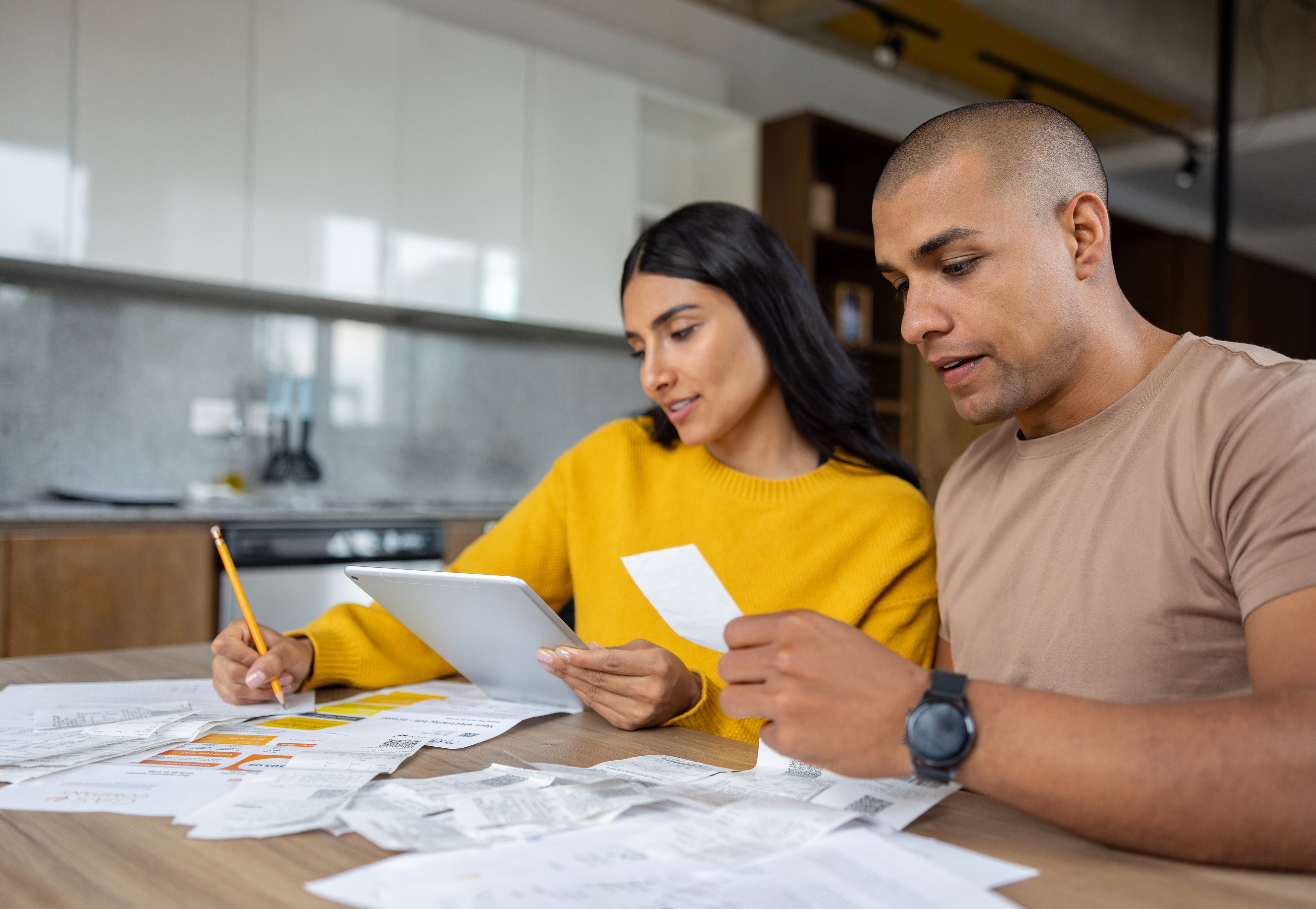 calculando impuestos. Cortesía: Hispanolitci, GettyImages