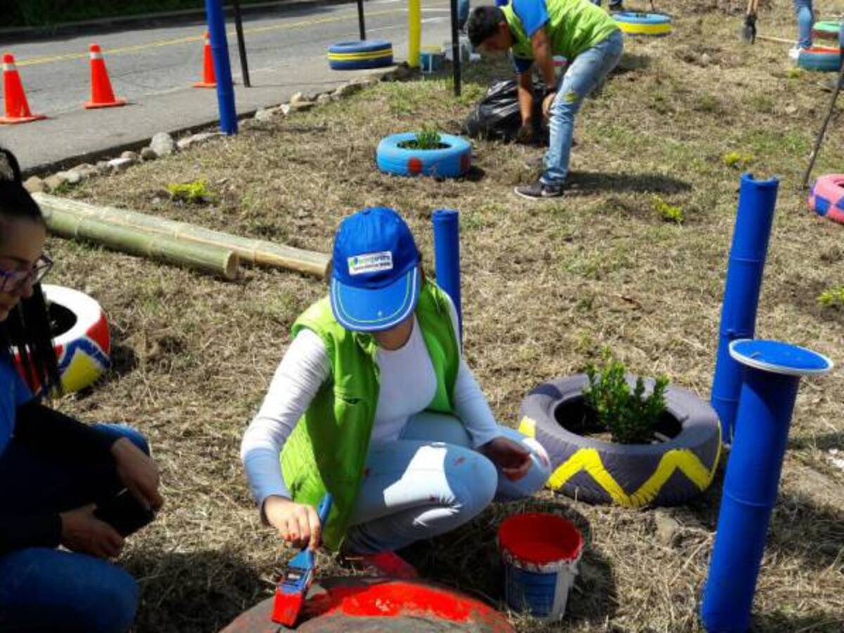 Recuperan punto crítico de basuras y escombros en la Av. del Río