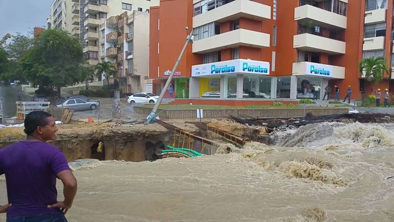 Estragos de las lluvias en la canalización del arroyo de la calle 84.