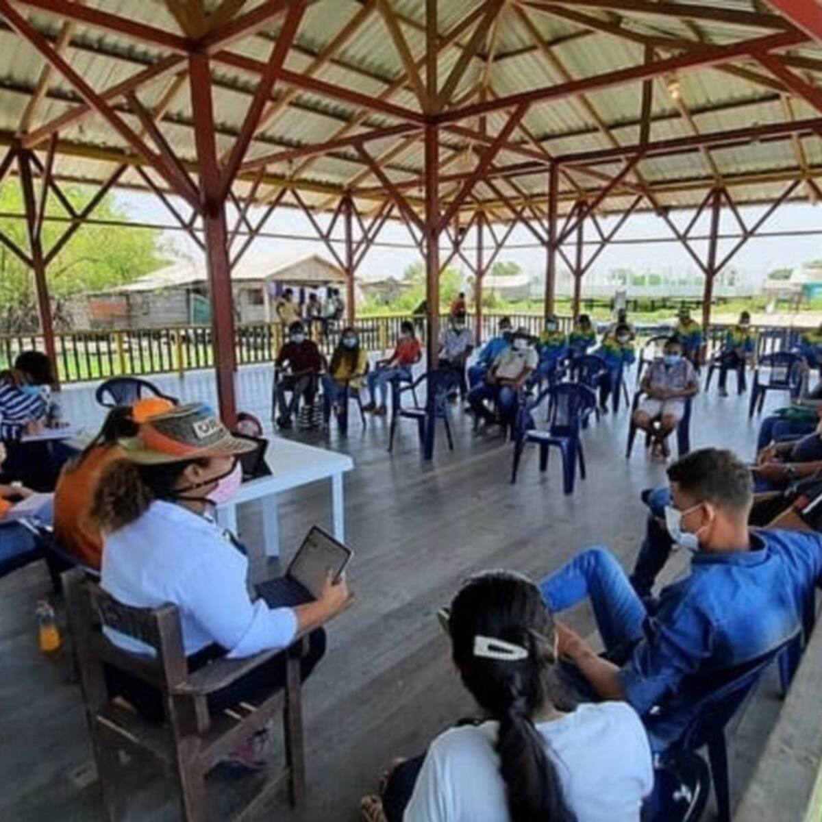 Capacitan en cultura y turismo a 30 líderes de los pueblos palafitos
