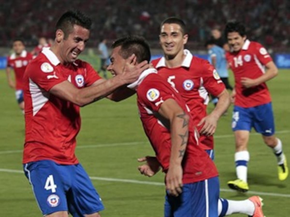 Chile venció a Uruguay y regresó a los puestos de clasificación
