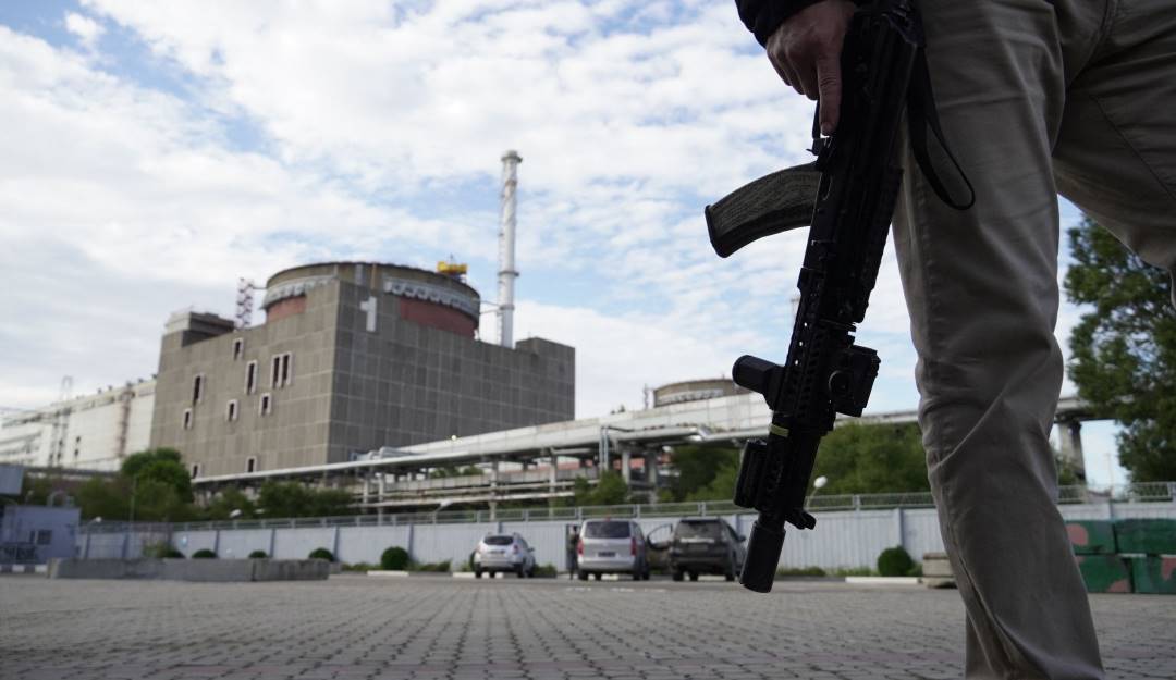 La central nuclear de Zaporiyia (Ucrania) bajo control de soldados rusos.        Foto: Getty 