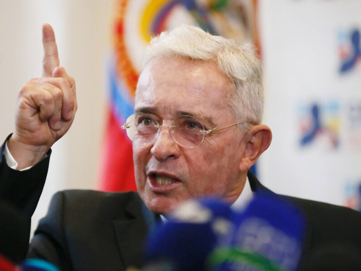 Así se ejecutará la orden de encarcelamiento y reseña del expresidente Álvaro Uribe