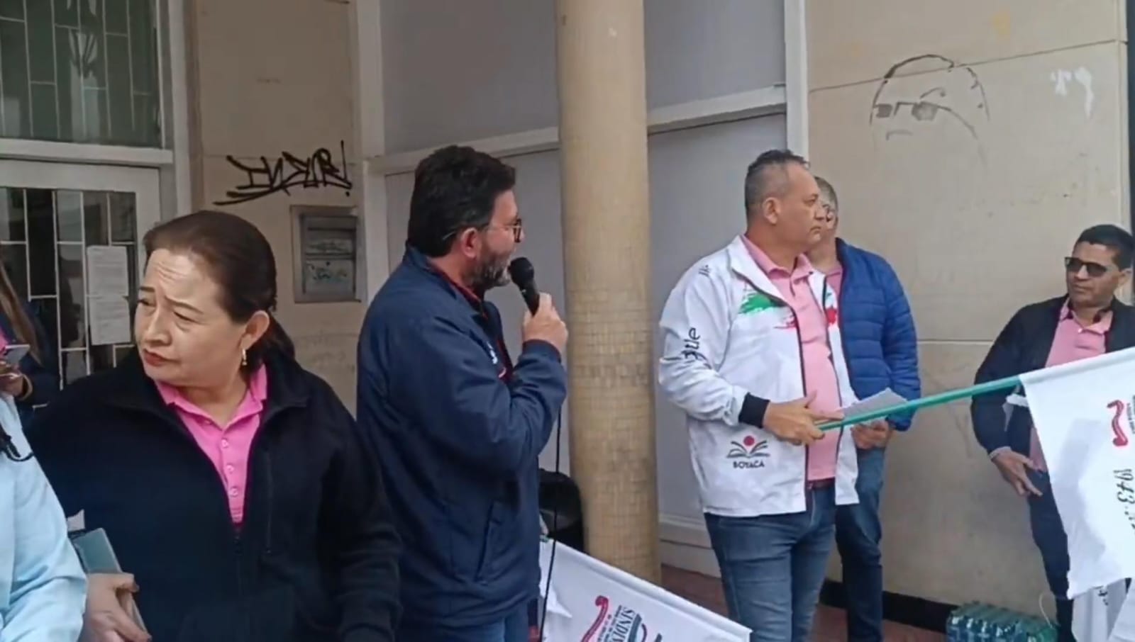 Docentes denuncian que más del 80% de las instituciones educativas en Boyacá no están aplicando el Decreto 077, que regula el uso autónomo de dos horas laborales para planeación pedagógica.