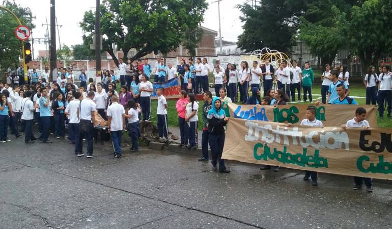 Los estudiantes han perdido al menos una semana de clases intermitentemente.