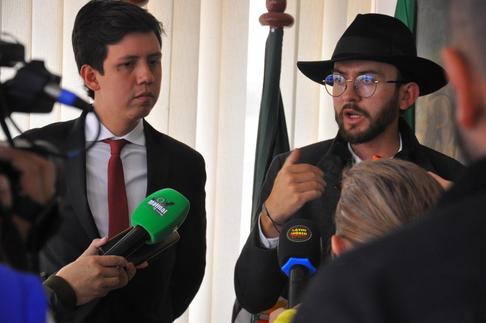 A la Izquierda el alcalde actual de Duitama, David Ortega; a la derecha alcalde electo José Luis Bohórquez / Cortesía: Alcaldía de Duitama