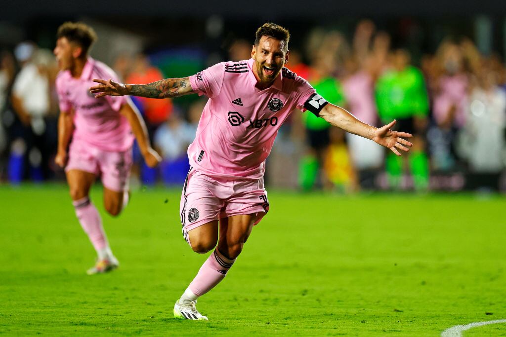 Messi hace su primer gol con el Inter Miami. Foto: Stacy Revere/Getty Images)