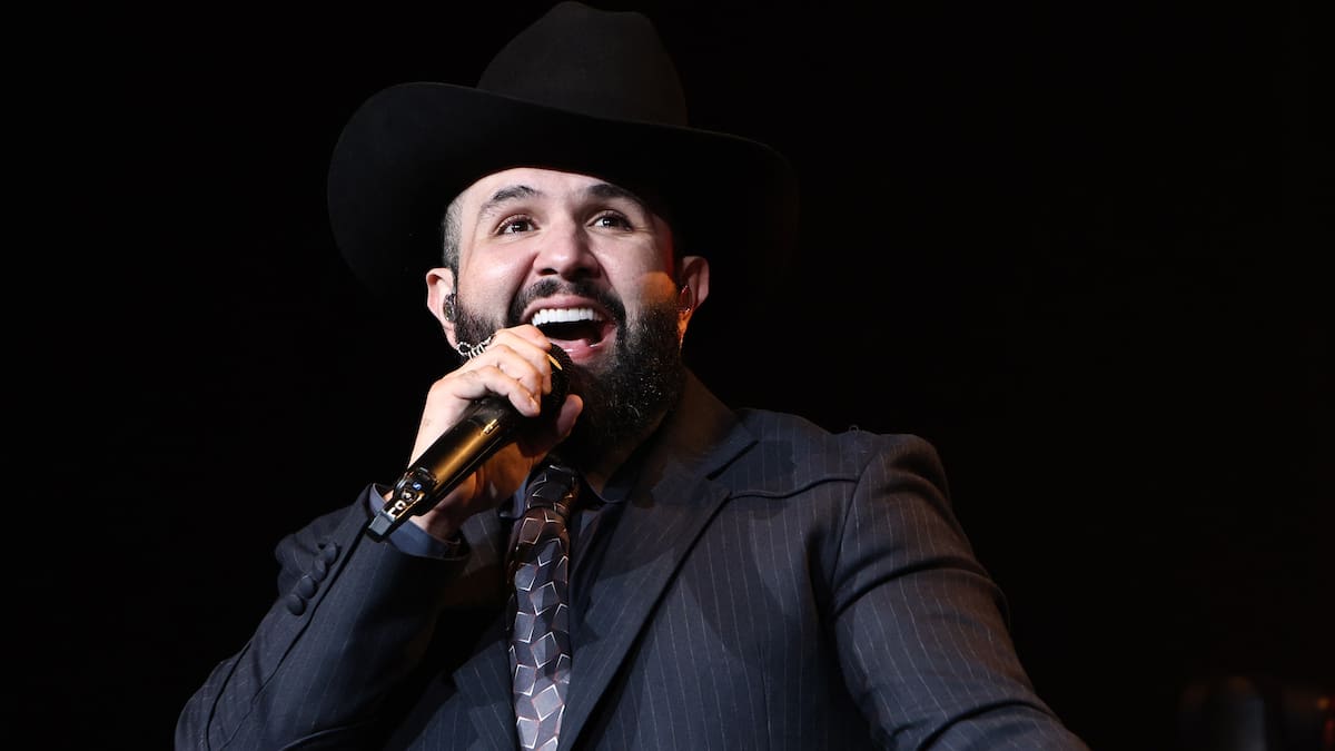 Carín León lidera las nominaciones a los Premios Juventud 2026
