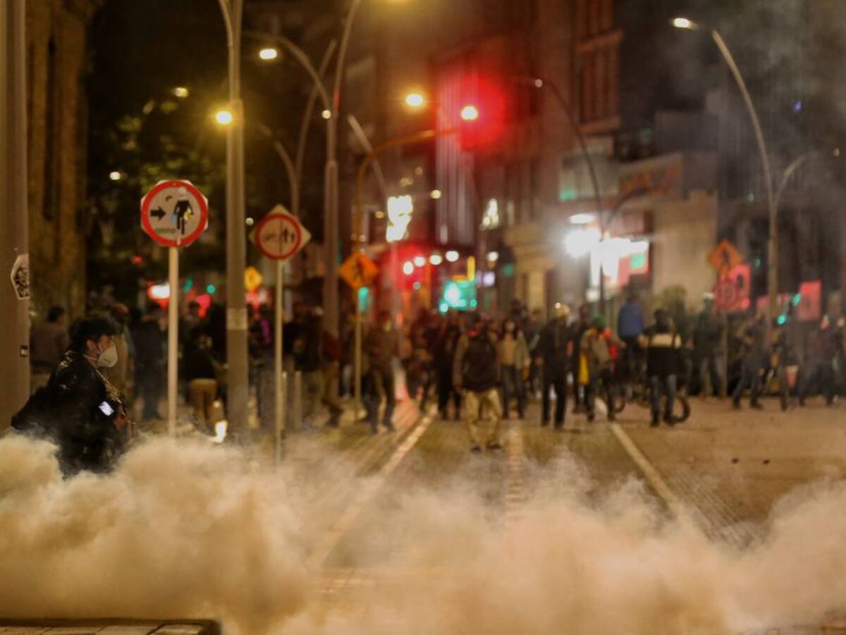 Células urbanas de las disidencias se disfrazaron de policías: Fiscalía