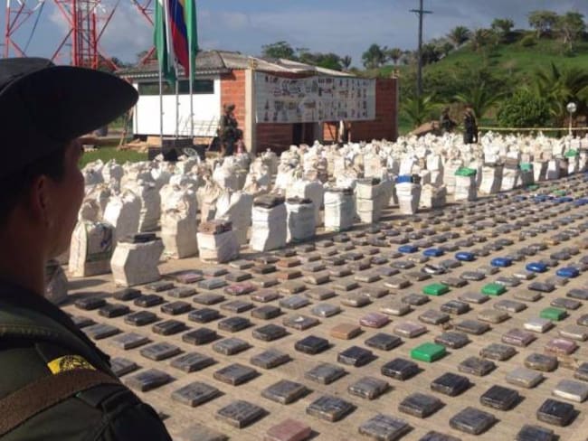 Policía incautó nueve toneladas de cocaína sepultadas en un quiosco
