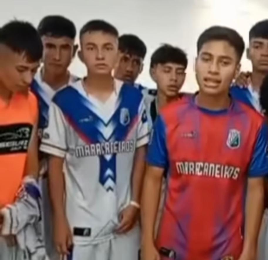 Jugadores de Maracaneiros denunciando lo sucedido desde el estadio / Instagram: Maracaneiros.