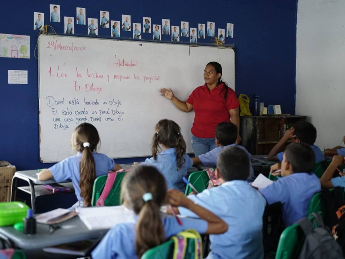Inescrupulosos estarían ofreciendo falsas plazas a docentes provisionales en Bolívar