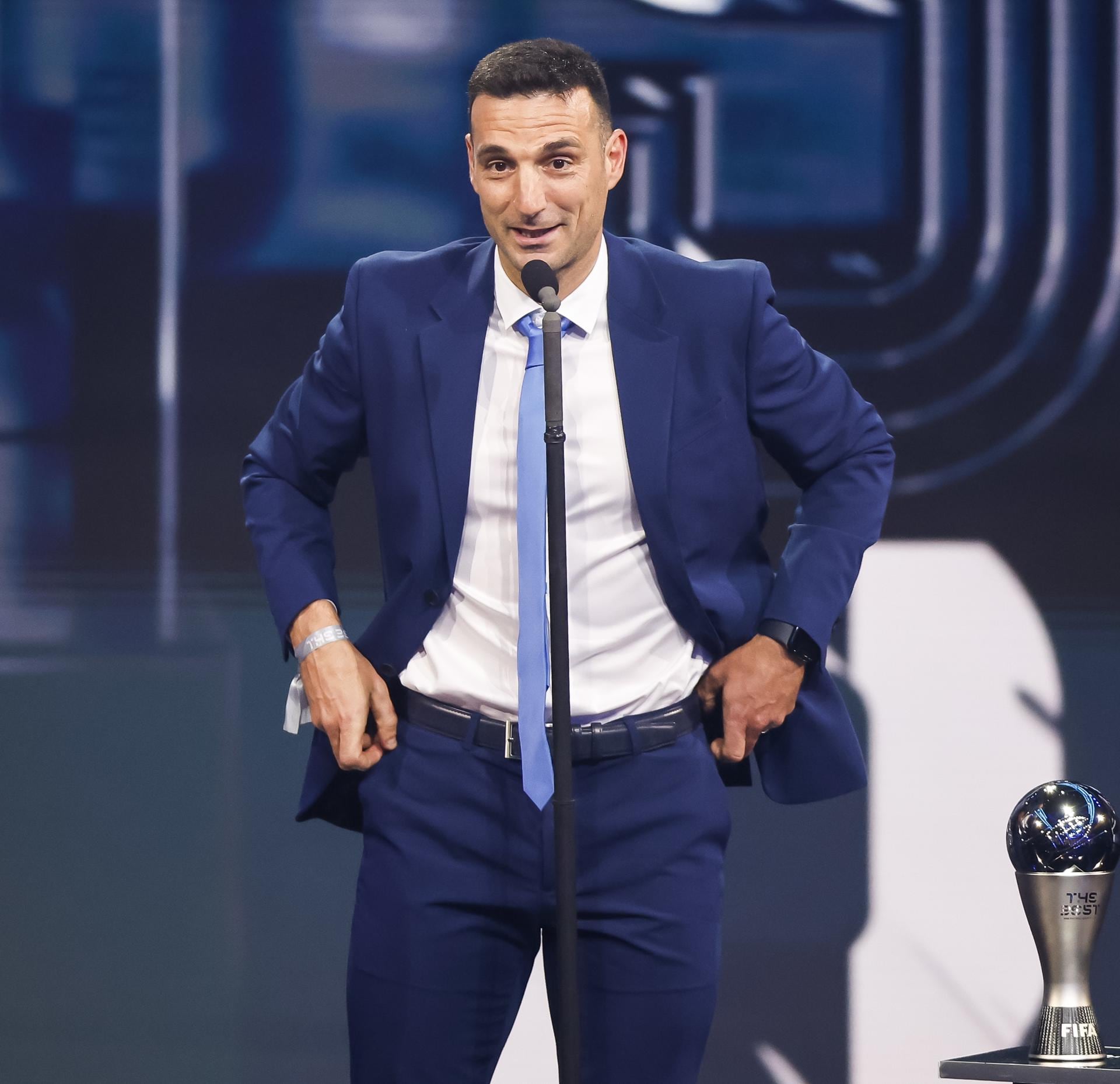 Lionel Scaloni, ganador del premio Mejor Entrenador de la FIFA. / EFE/EPA/YOAN VALAT
