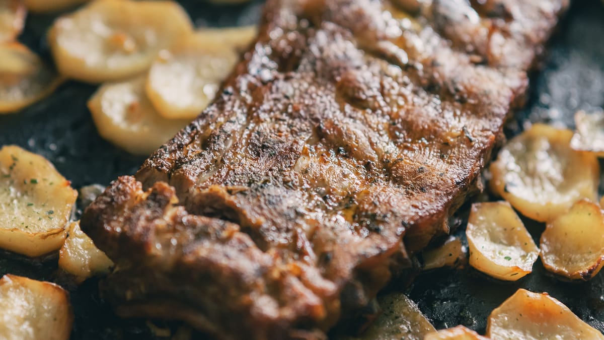 Cómo hacer costillas de cerdo suaves y jugosas en airfryer