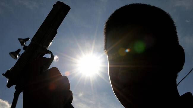 En medio de un enfrentamiento contra cinco delincuentes, un miembro de la Policía Metropolitana de Cartagena dio de baja a uno de ellos. Foto: Getty Images