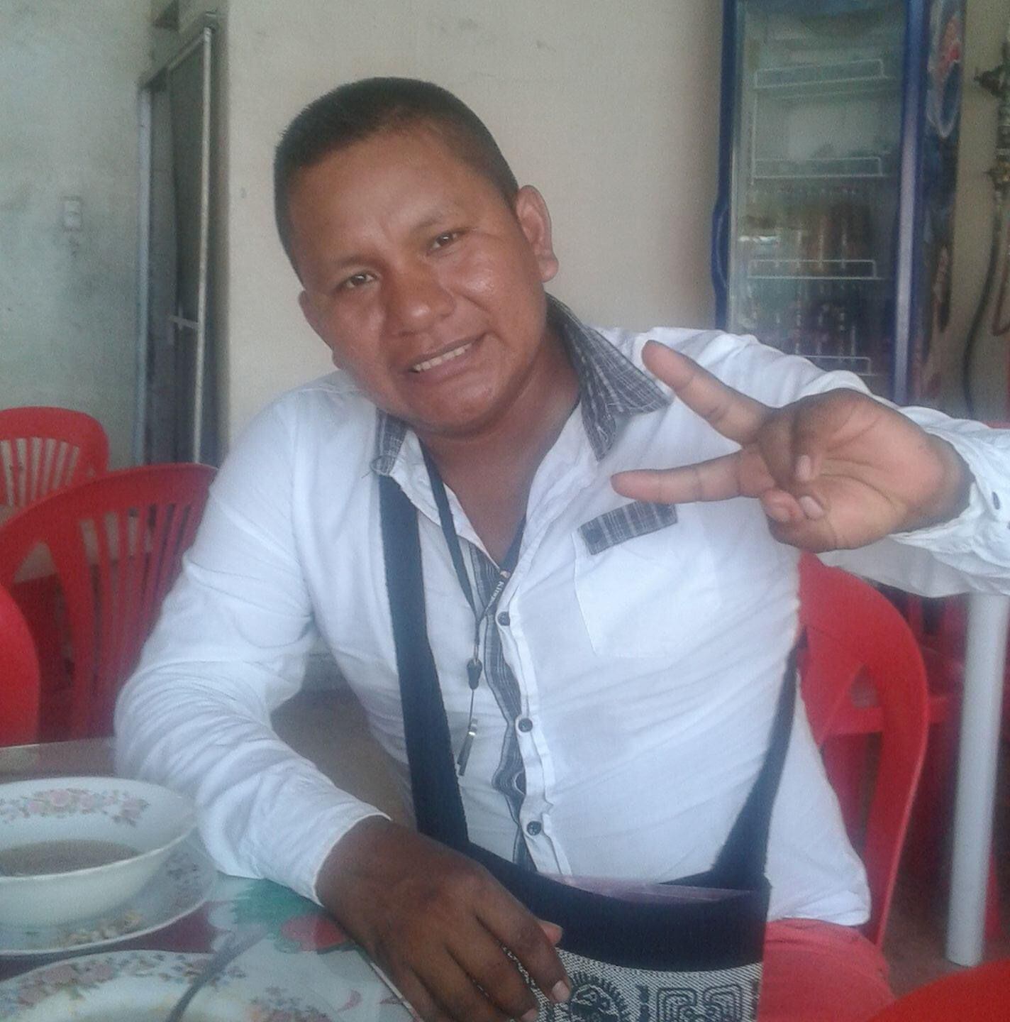 El docente indígena de la sede educativa Fortunato. Foto Redes Sociales.