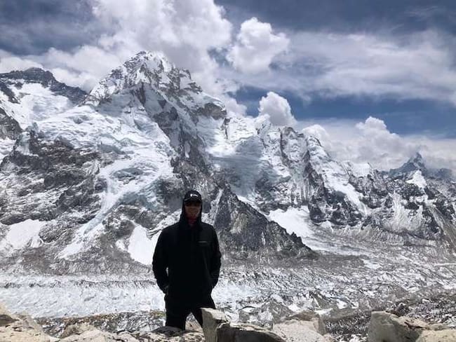 La historia del colombiano que llegó a la cumbre del monte Everest sin tanque de oxígeno